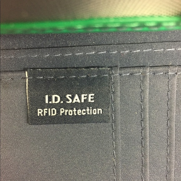 Nautica Multipocket Wallet - Picture 5 of 6